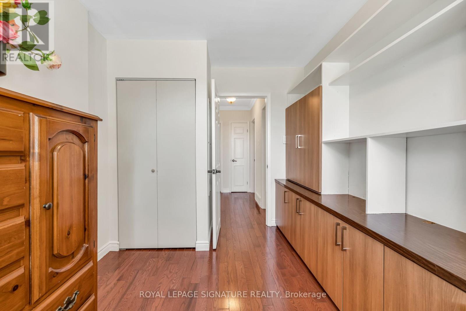 68 Mount Olive Drive, Toronto, Ontario  M9V 2C8 - Photo 22 - W12481676