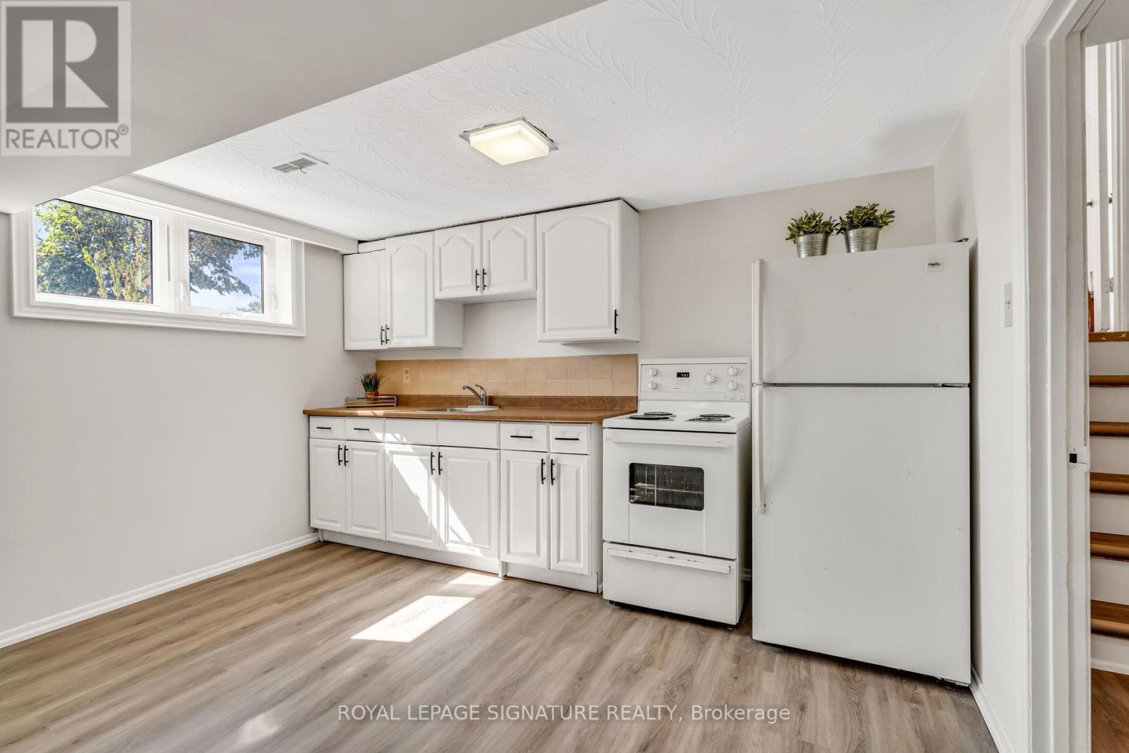68 Mount Olive Drive, Toronto, Ontario  M9V 2C8 - Photo 28 - W12481676