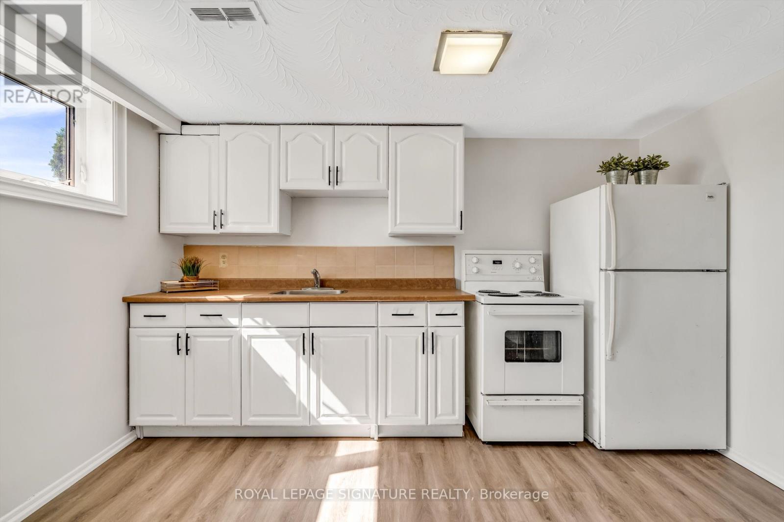 68 Mount Olive Drive, Toronto, Ontario  M9V 2C8 - Photo 29 - W12481676
