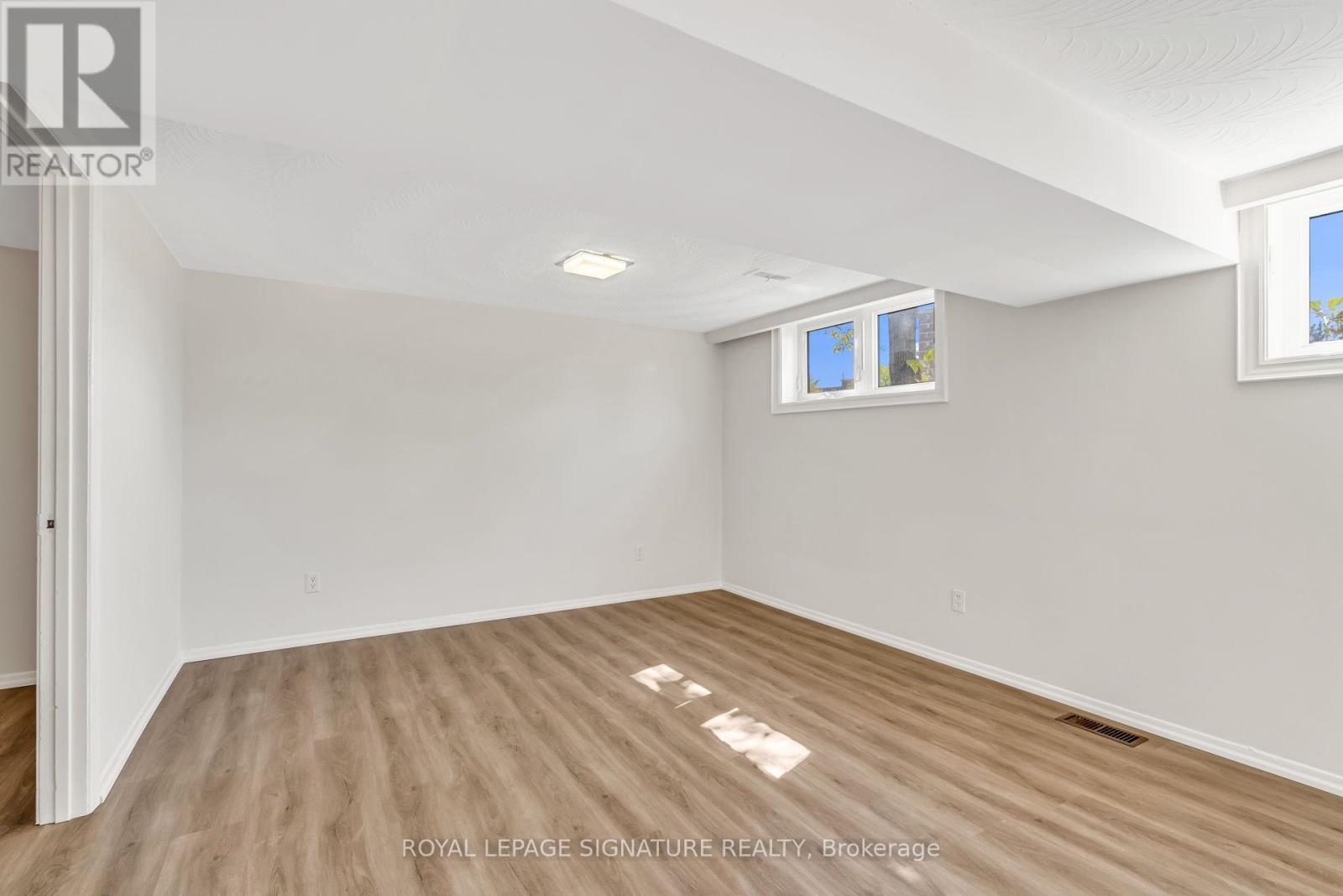 68 Mount Olive Drive, Toronto, Ontario  M9V 2C8 - Photo 30 - W12481676