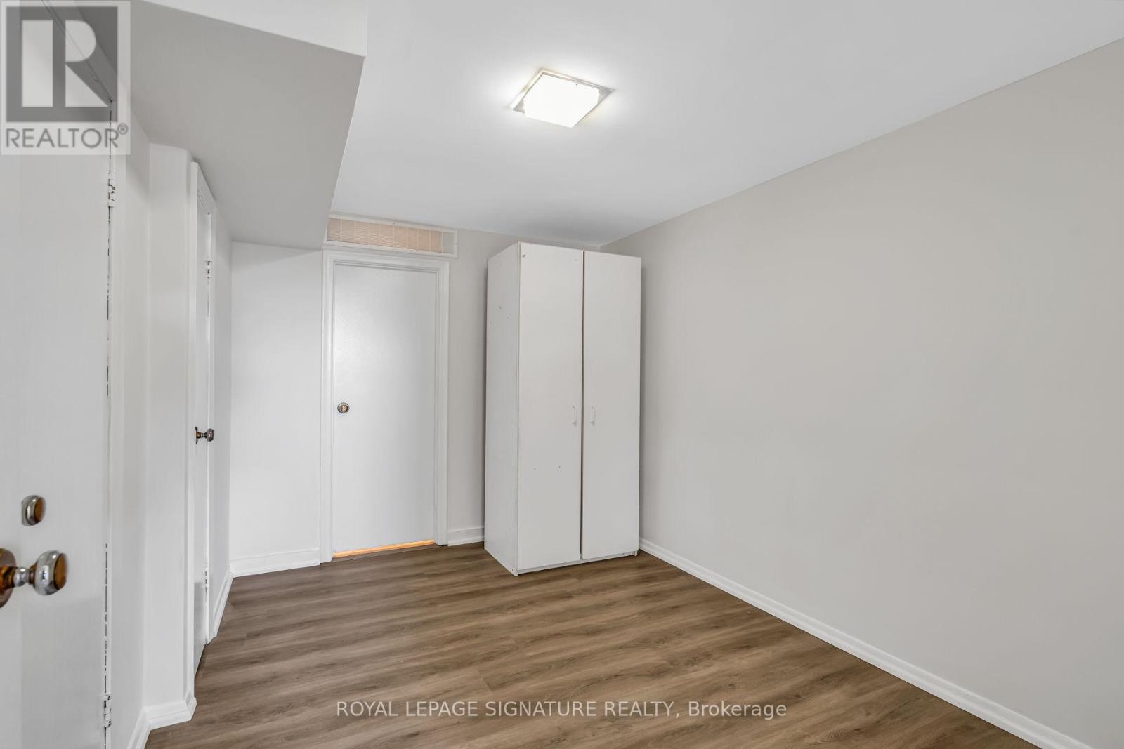68 Mount Olive Drive, Toronto, Ontario  M9V 2C8 - Photo 34 - W12481676