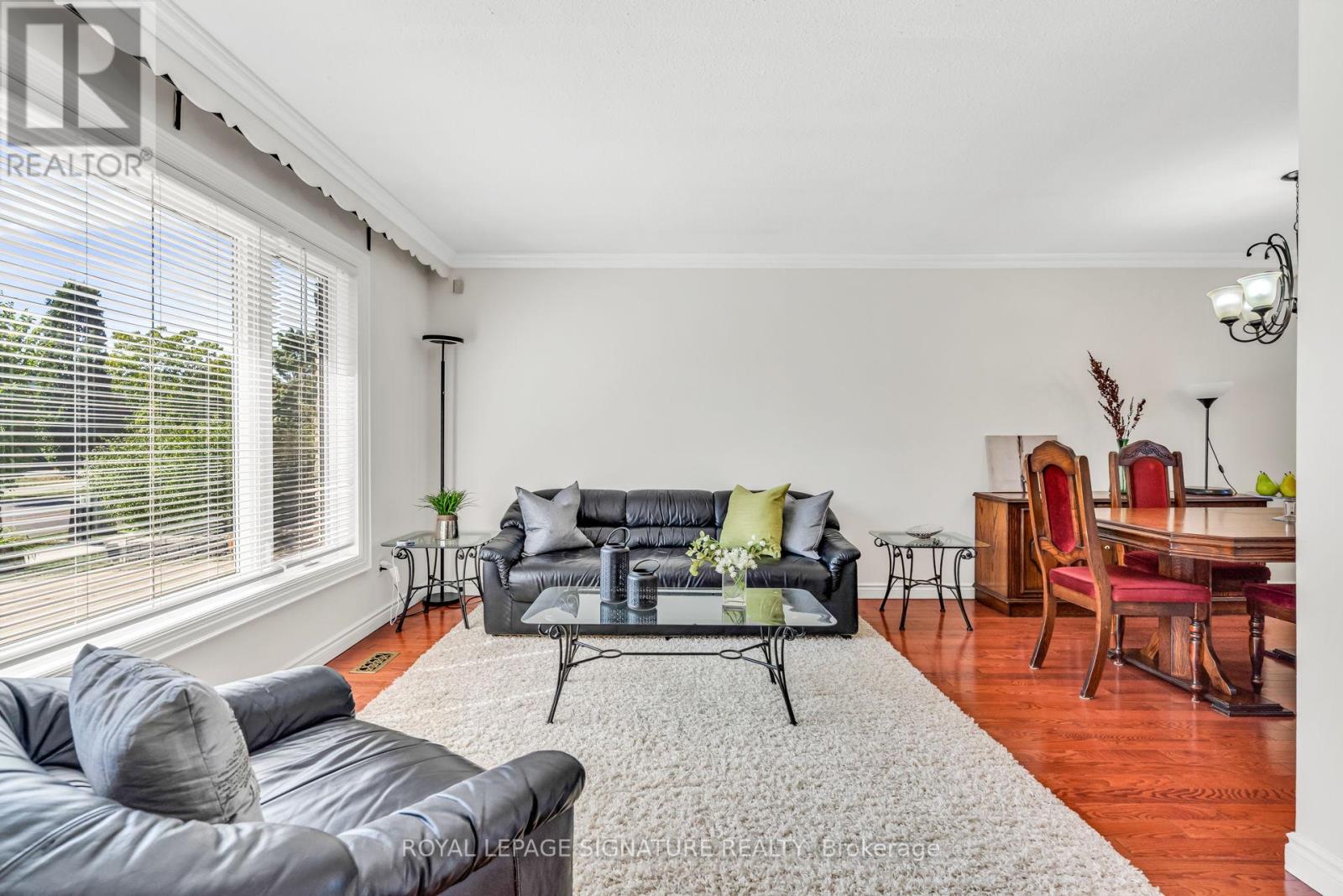 68 Mount Olive Drive, Toronto, Ontario  M9V 2C8 - Photo 4 - W12481676