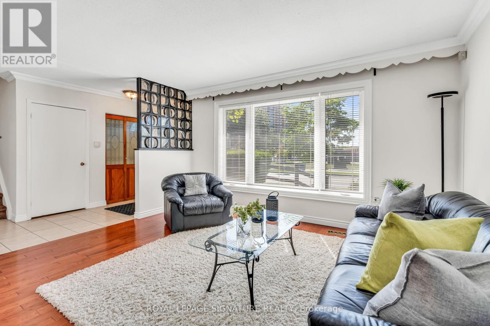 68 Mount Olive Drive, Toronto, Ontario  M9V 2C8 - Photo 6 - W12481676
