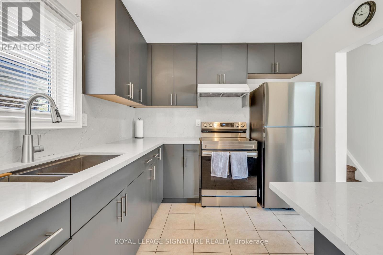68 Mount Olive Drive, Toronto, Ontario  M9V 2C8 - Photo 9 - W12481676