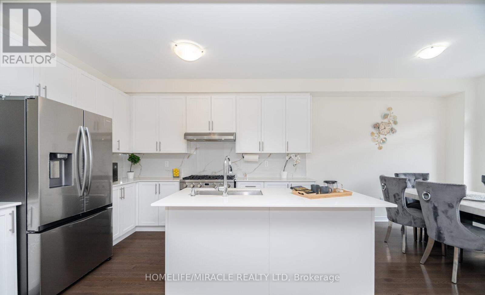 7 Aldenham Street, Brampton, Ontario  L6X 5S2 - Photo 9 - W12481677