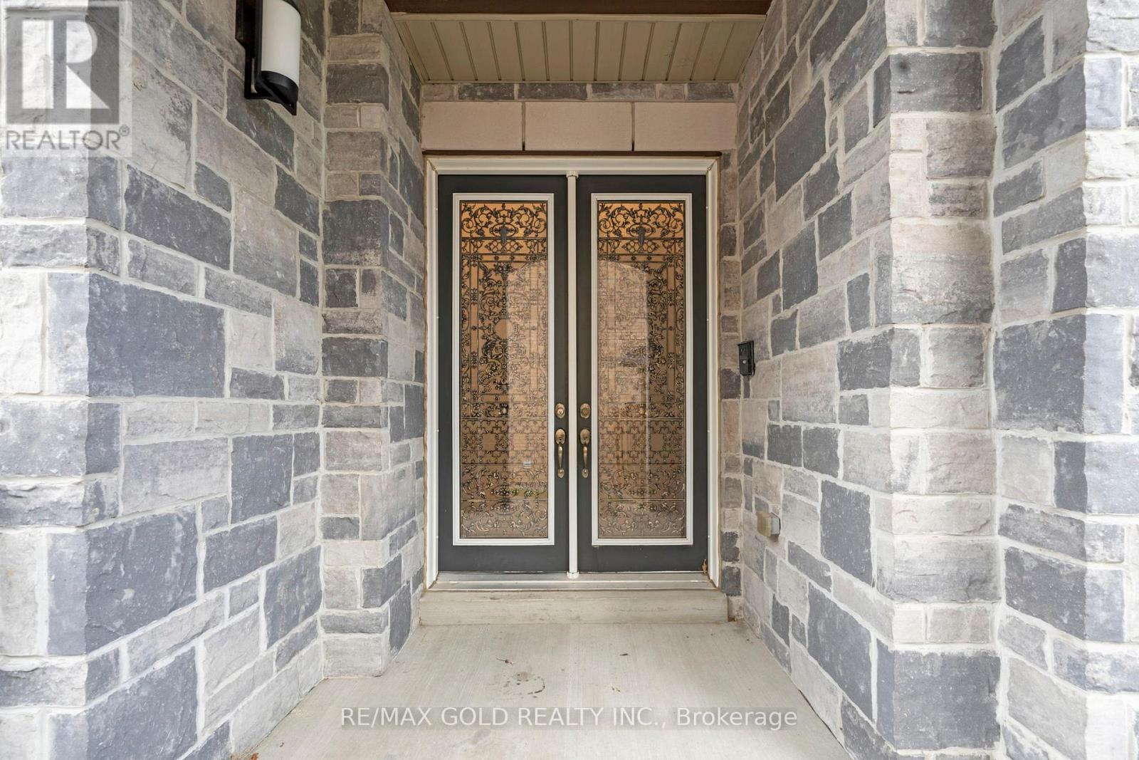 34 Rhapsody Crescent, Brampton, Ontario  L6P 4E8 - Photo 2 - W12481682