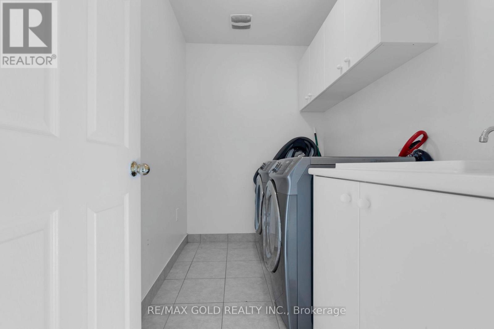 34 Rhapsody Crescent, Brampton, Ontario  L6P 4E8 - Photo 21 - W12481682