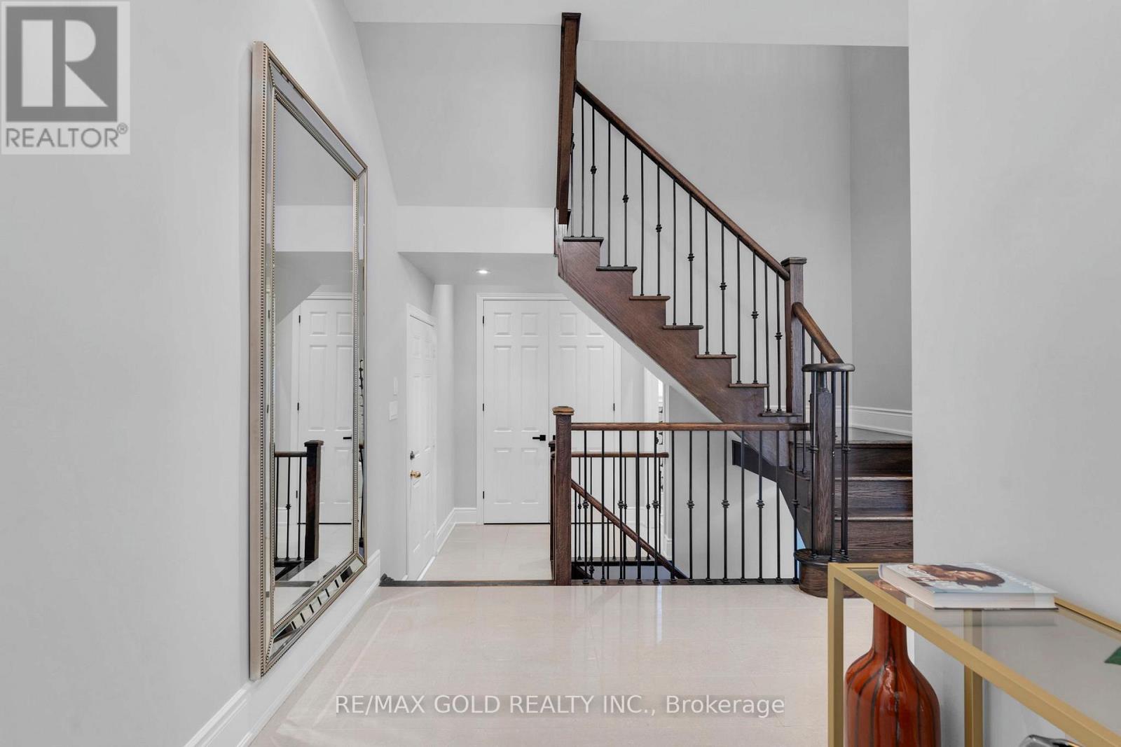 34 Rhapsody Crescent, Brampton, Ontario  L6P 4E8 - Photo 4 - W12481682