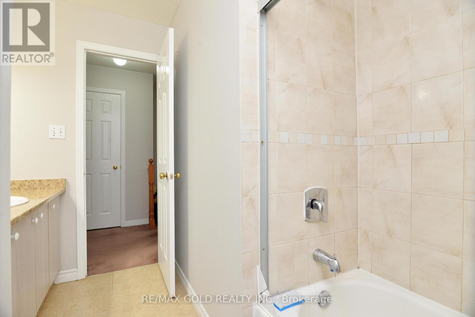 37 Prairie Rose Circle, Brampton, Ontario  L6R 1R6 - Photo 27 - W12481688