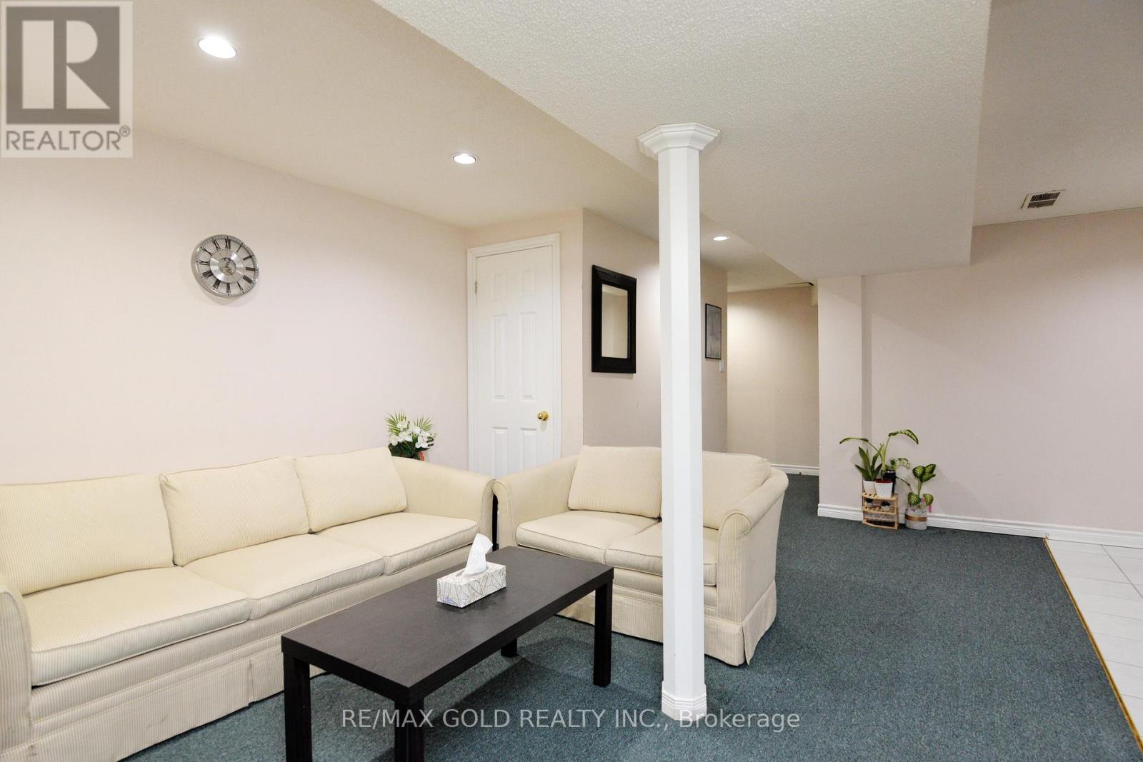 37 Prairie Rose Circle, Brampton, Ontario  L6R 1R6 - Photo 32 - W12481688