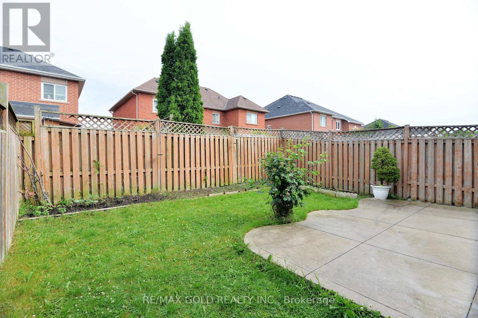 37 Prairie Rose Circle, Brampton, Ontario  L6R 1R6 - Photo 40 - W12481688