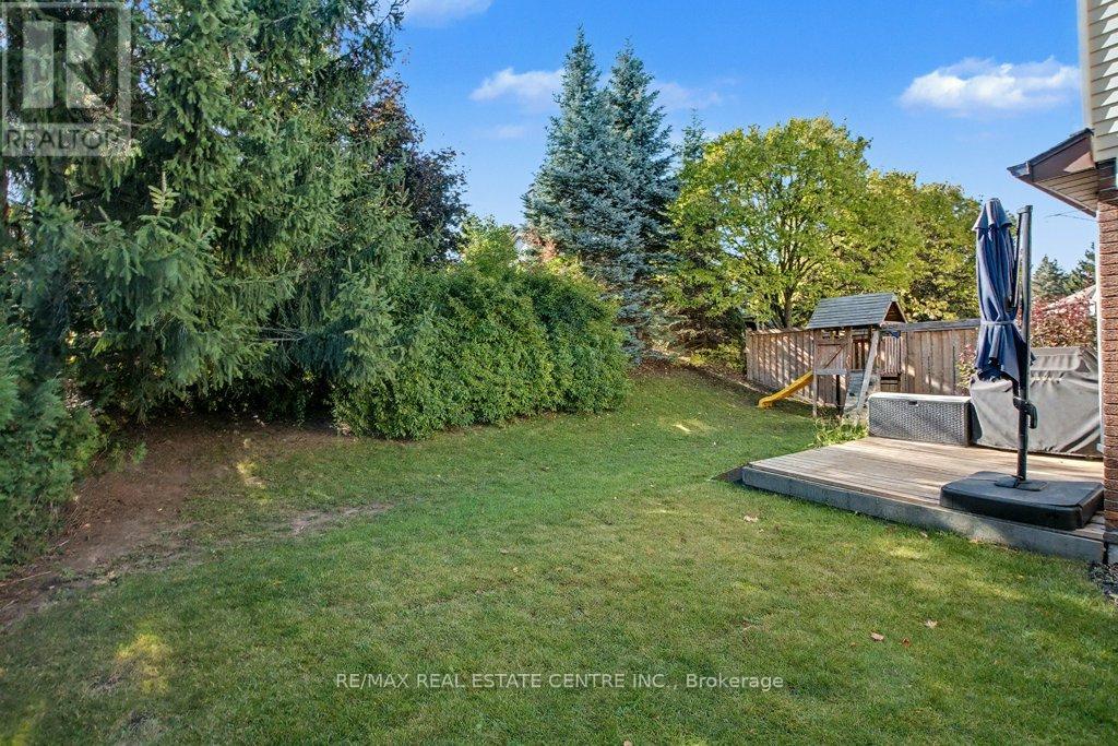 166 Westvale Drive, Waterloo, Ontario  N2T 1C2 - Photo 32 - X12479634