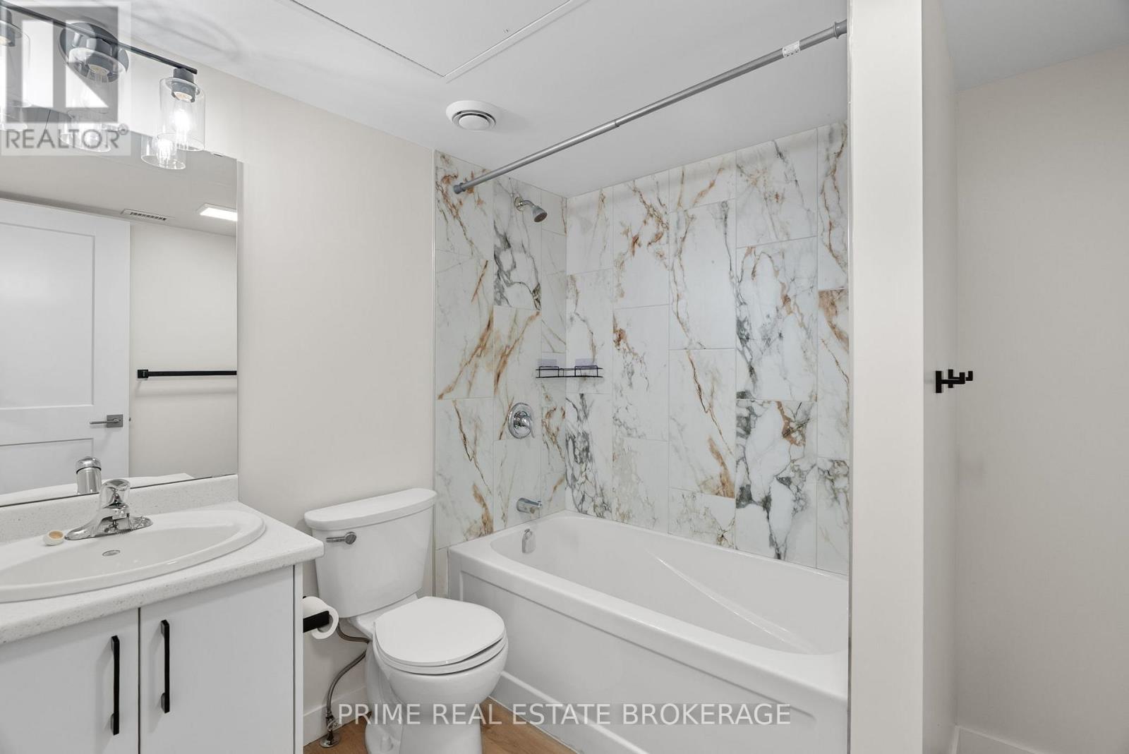 Photo 30 of 44 for 370 William Street