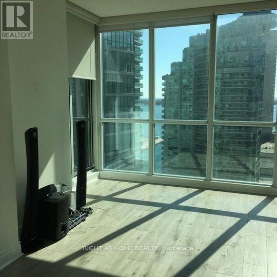1808 - 18 Harbour Street, Toronto, Ontario  M5J 2Z6 - Photo 5 - C12481701