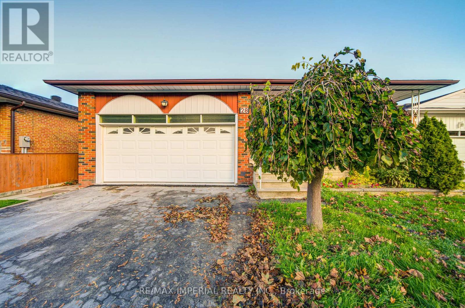 28 Bowhill Crescent, Toronto, Ontario  M2J 3S2 - Photo 3 - C12475868