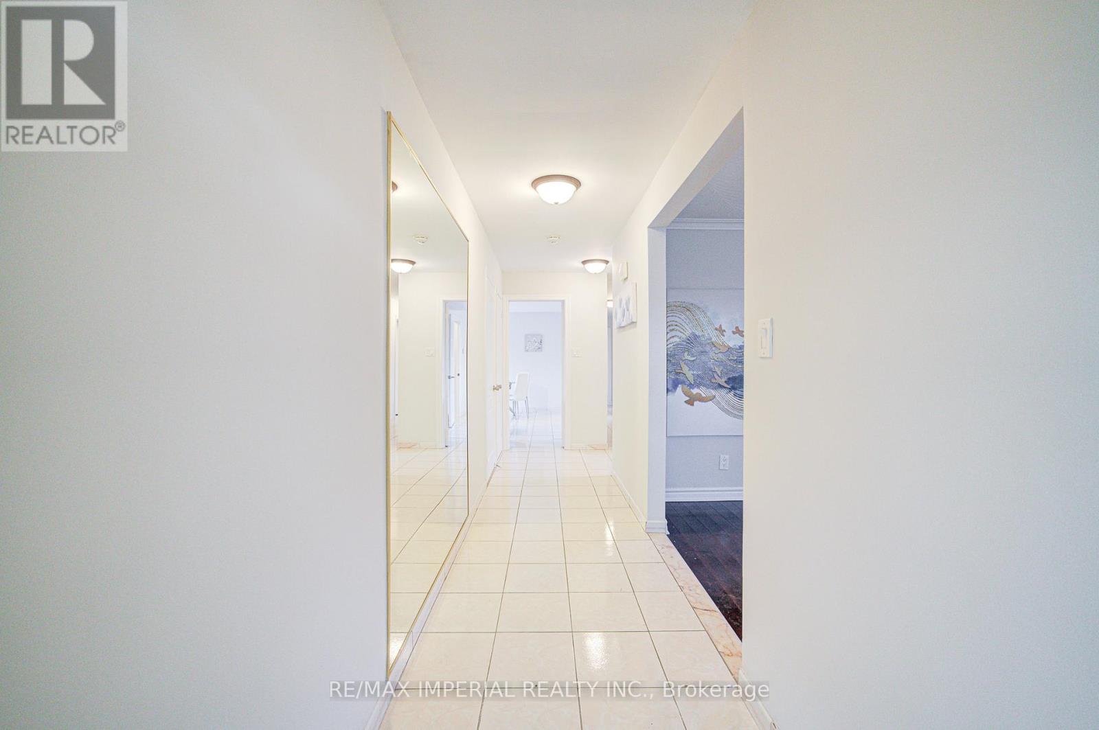 28 Bowhill Crescent, Toronto, Ontario  M2J 3S2 - Photo 5 - C12475868