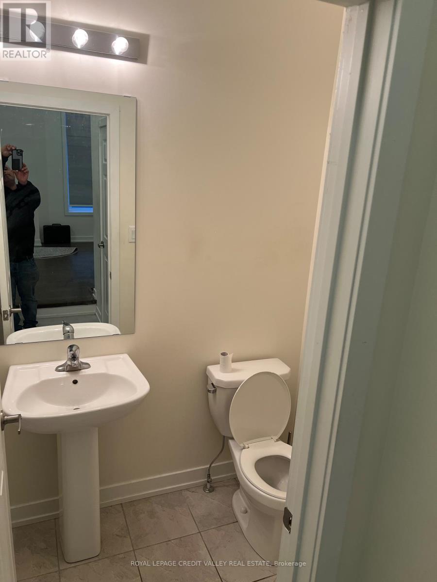 2103 Hallandale Street, Oshawa, Ontario  L1H 8L7 - Photo 10 - E12455941