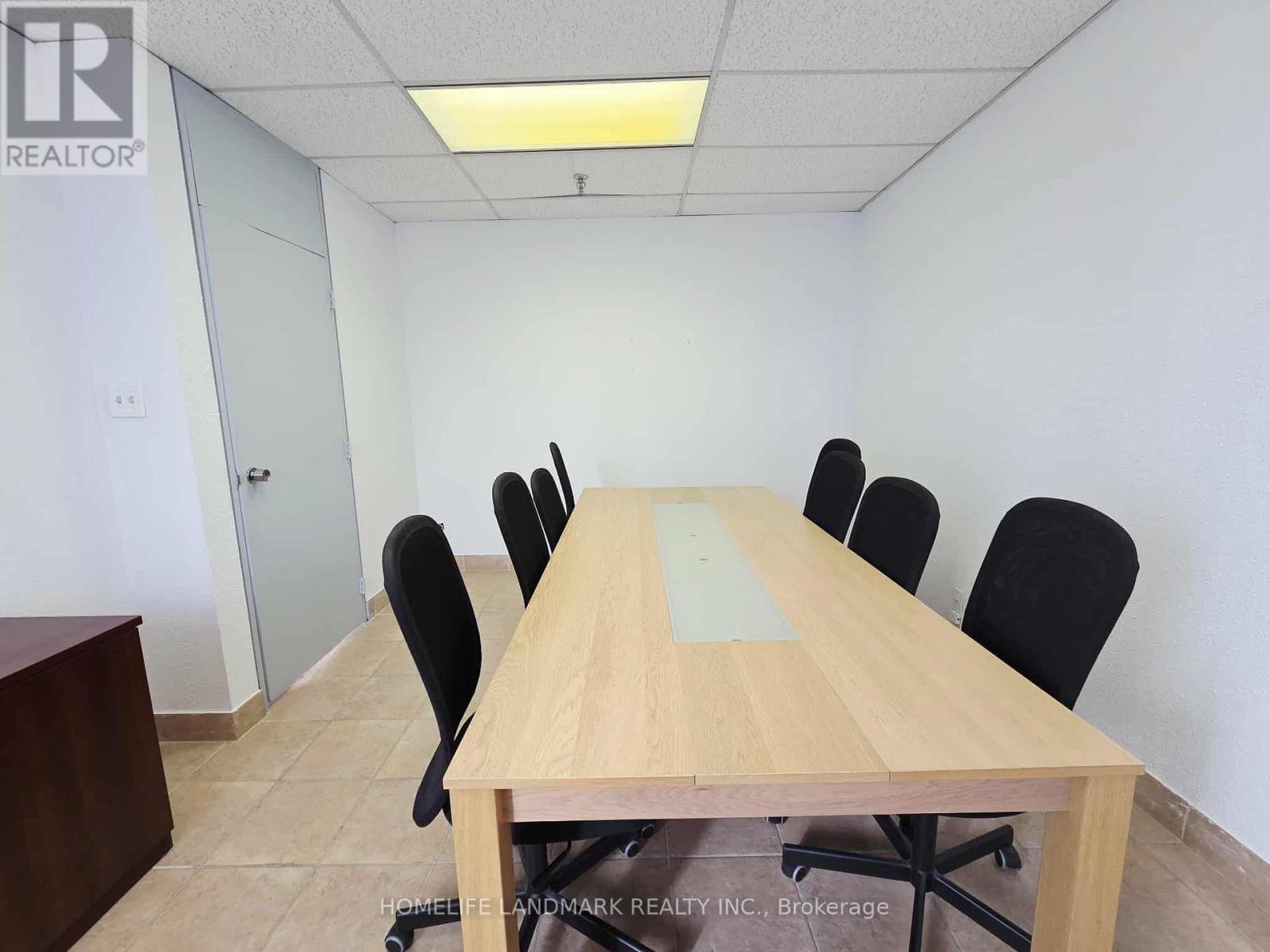 121 & 122 - 2465 Cawthra Road, Mississauga, Ontario  L5A 3P2 - Photo 5 - W12437091