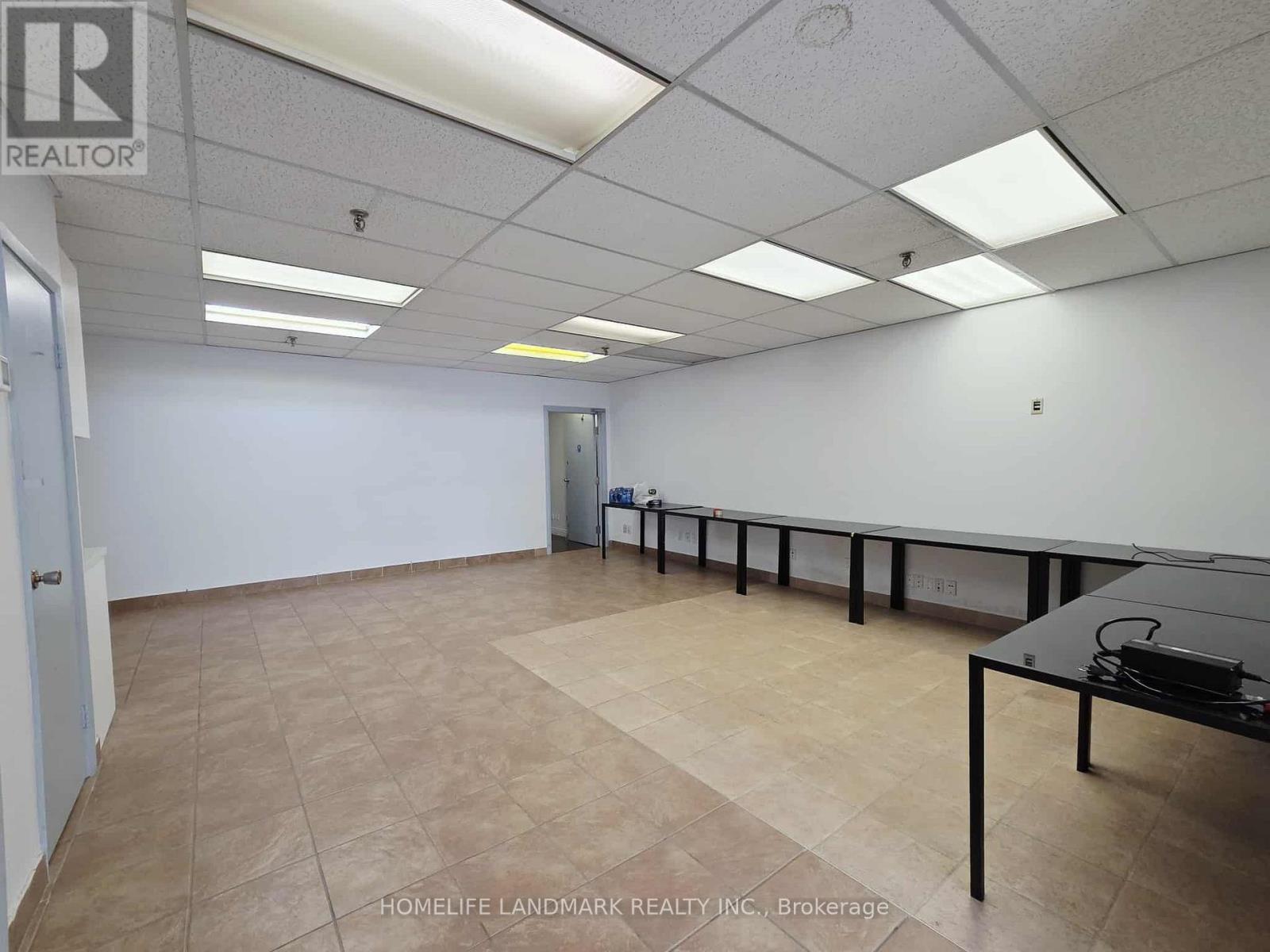 121 & 122 - 2465 Cawthra Road, Mississauga, Ontario  L5A 3P2 - Photo 9 - W12437091