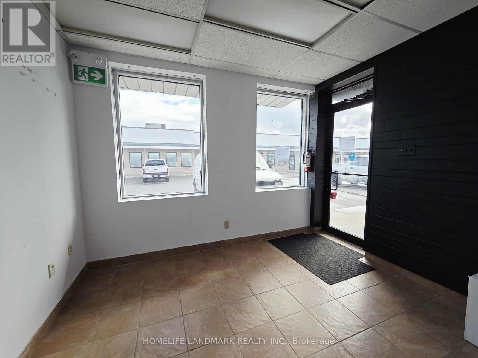 121 & 122 - 2465 Cawthra Road, Mississauga, Ontario  L5A 3P2 - Photo 3 - W12437091