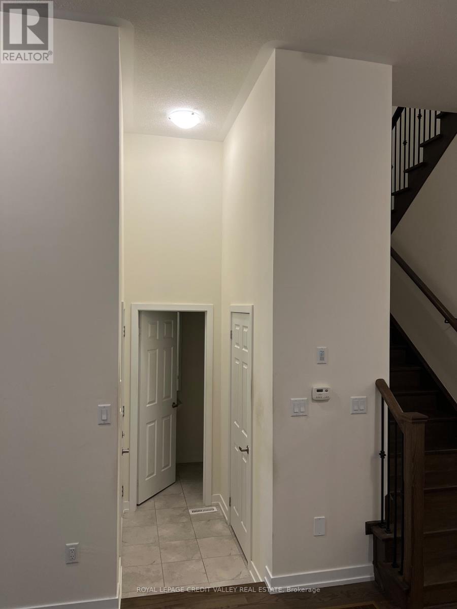 2103 Hallandale Street, Oshawa, Ontario  L1H 8L7 - Photo 9 - E12455941