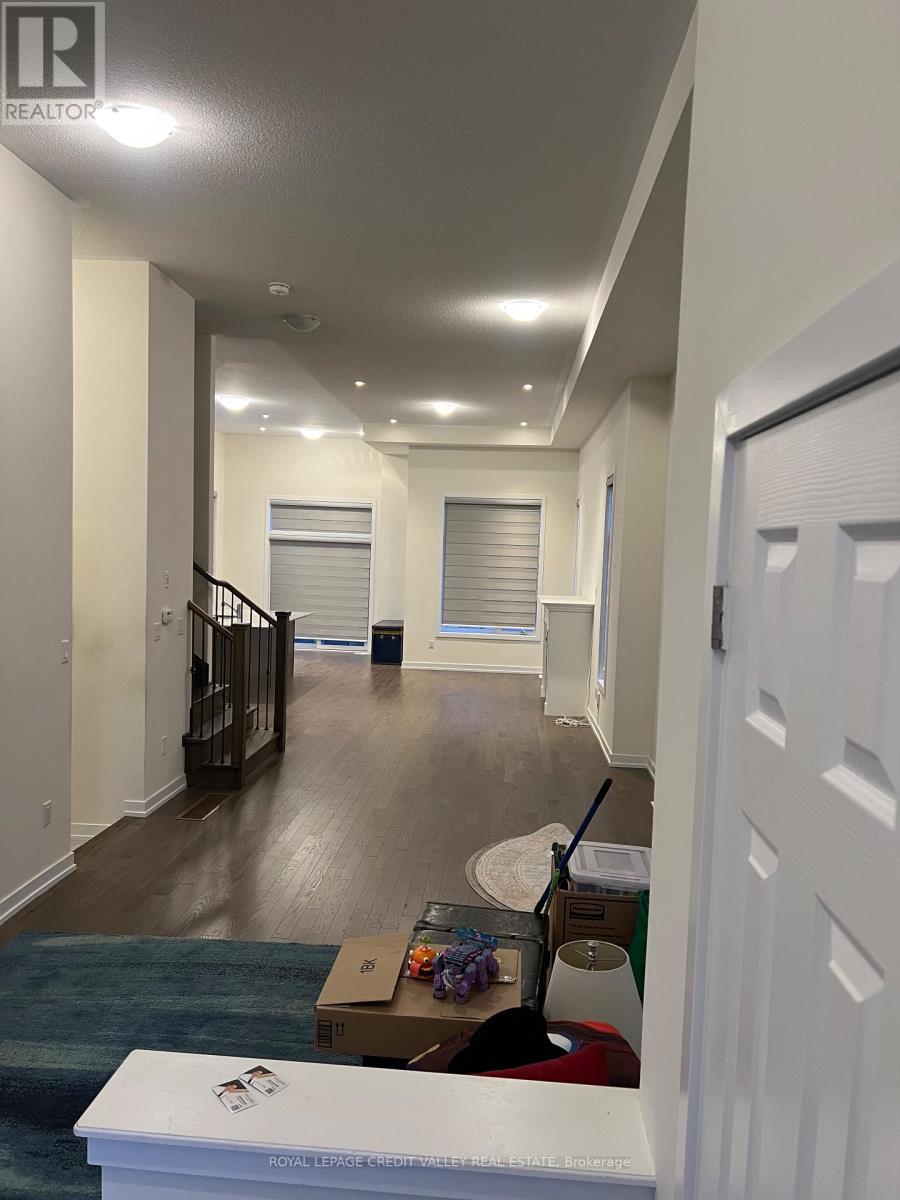 2103 Hallandale Street, Oshawa, Ontario  L1H 8L7 - Photo 7 - E12455941