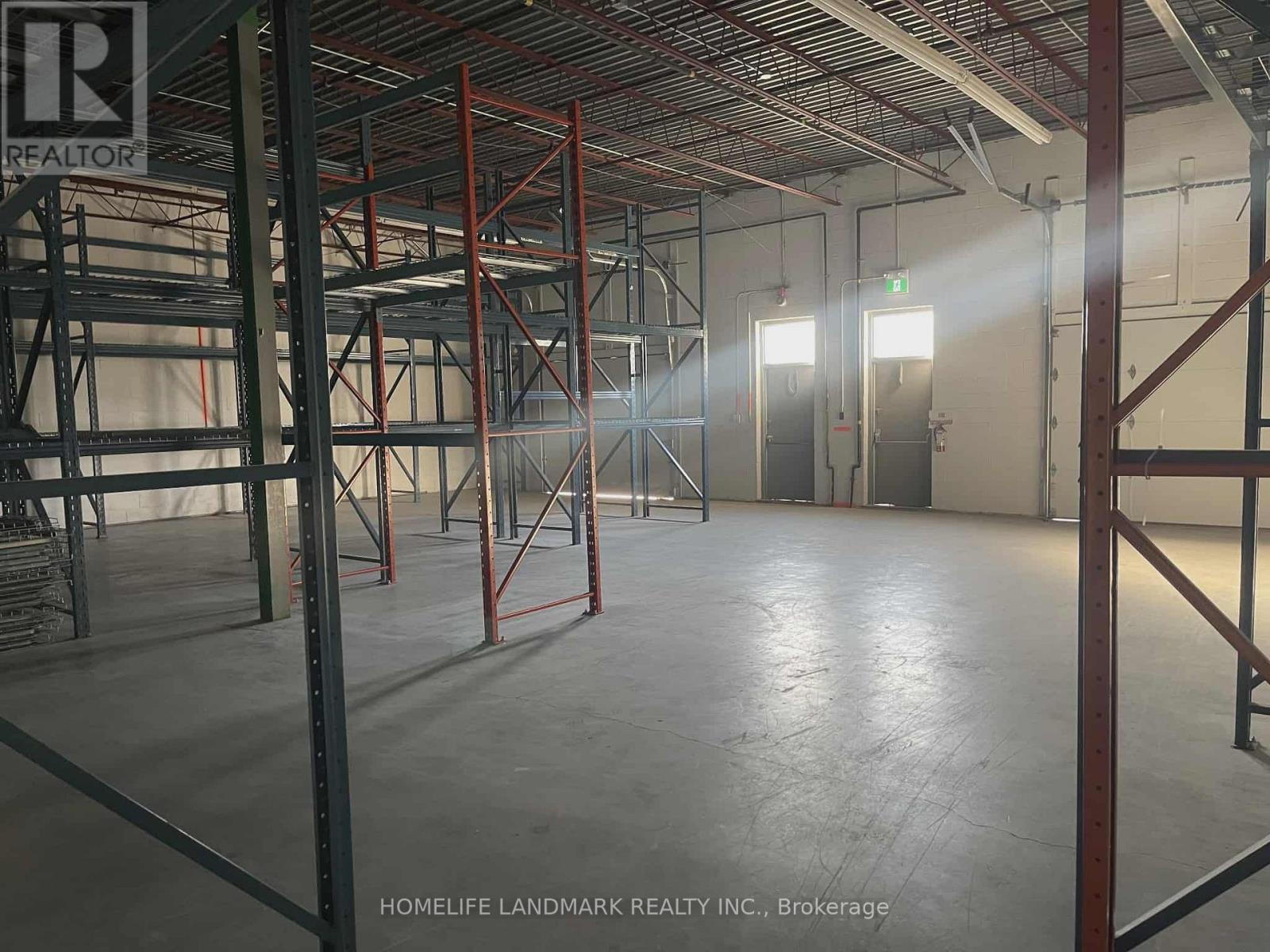 121 & 122 - 2465 Cawthra Road, Mississauga, Ontario  L5A 3P2 - Photo 13 - W12437091