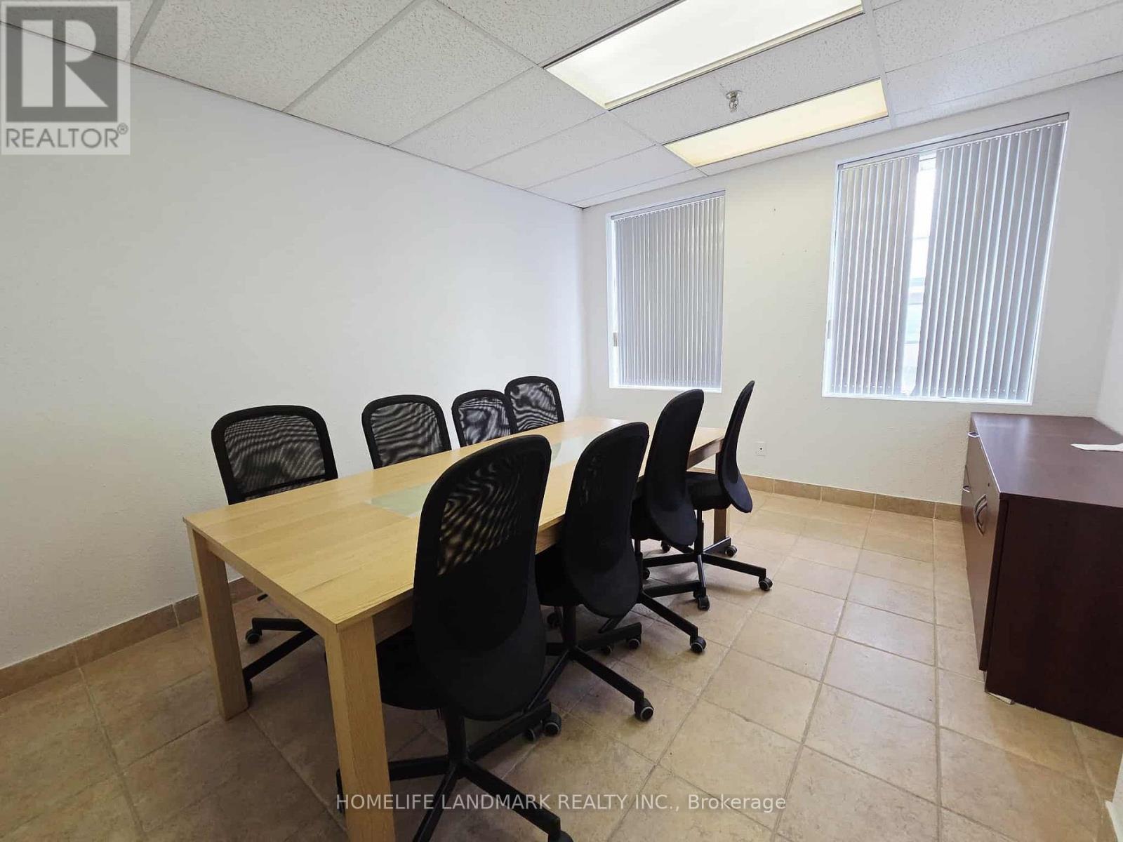 121 & 122 - 2465 Cawthra Road, Mississauga, Ontario  L5A 3P2 - Photo 4 - W12437091