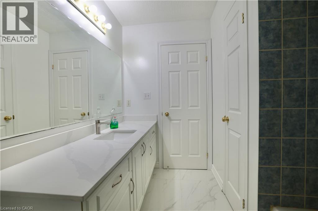 619 Wild Ginger Avenue Unit# A3 Upunit, Waterloo, Ontario  N2V 2X1 - Photo 23 - 40782142