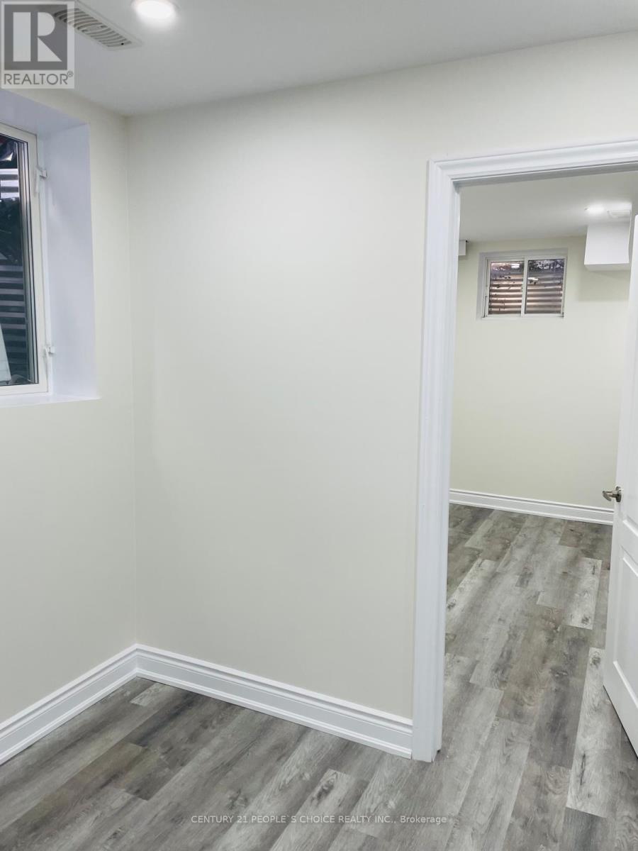 44 Enford Cres Bsmt Crescent, Brampton, Ontario  L7A 0G1 - Photo 4 - W12481708