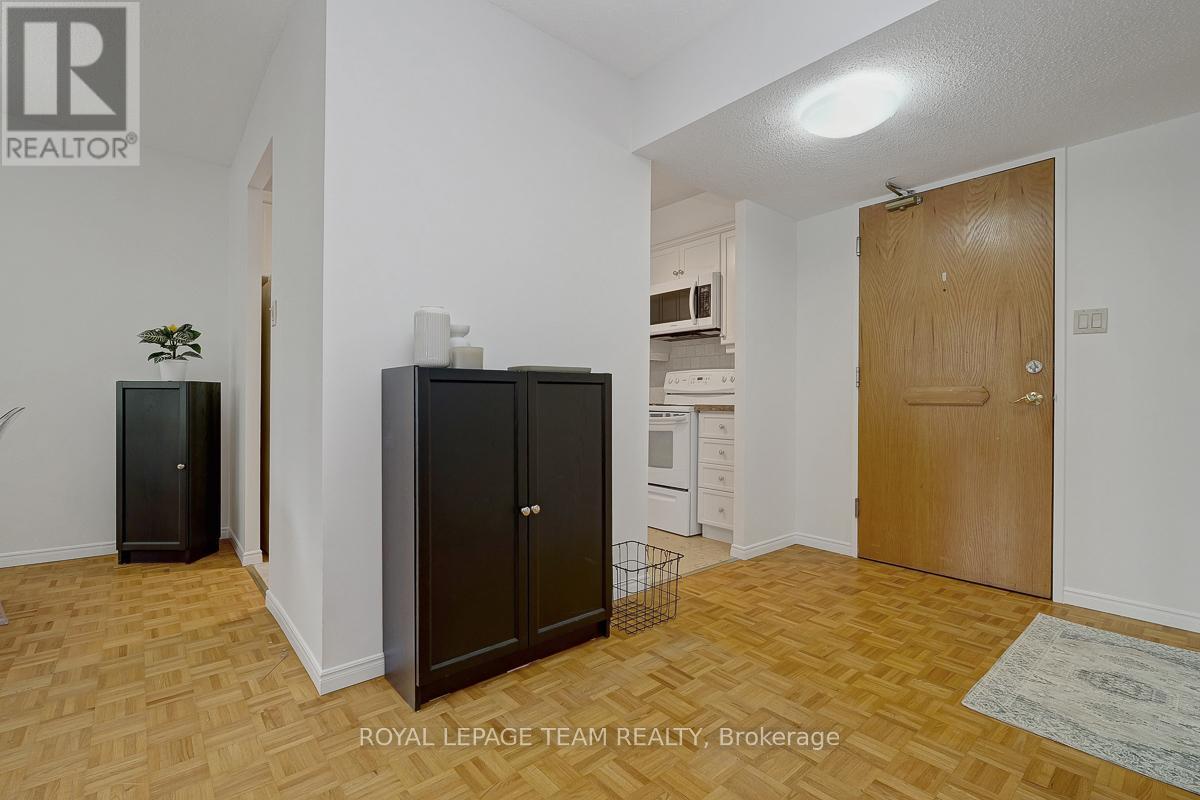 411 - 2871 Richmond Road, Ottawa, Ontario  K2B 8M5 - Photo 4 - X12481725