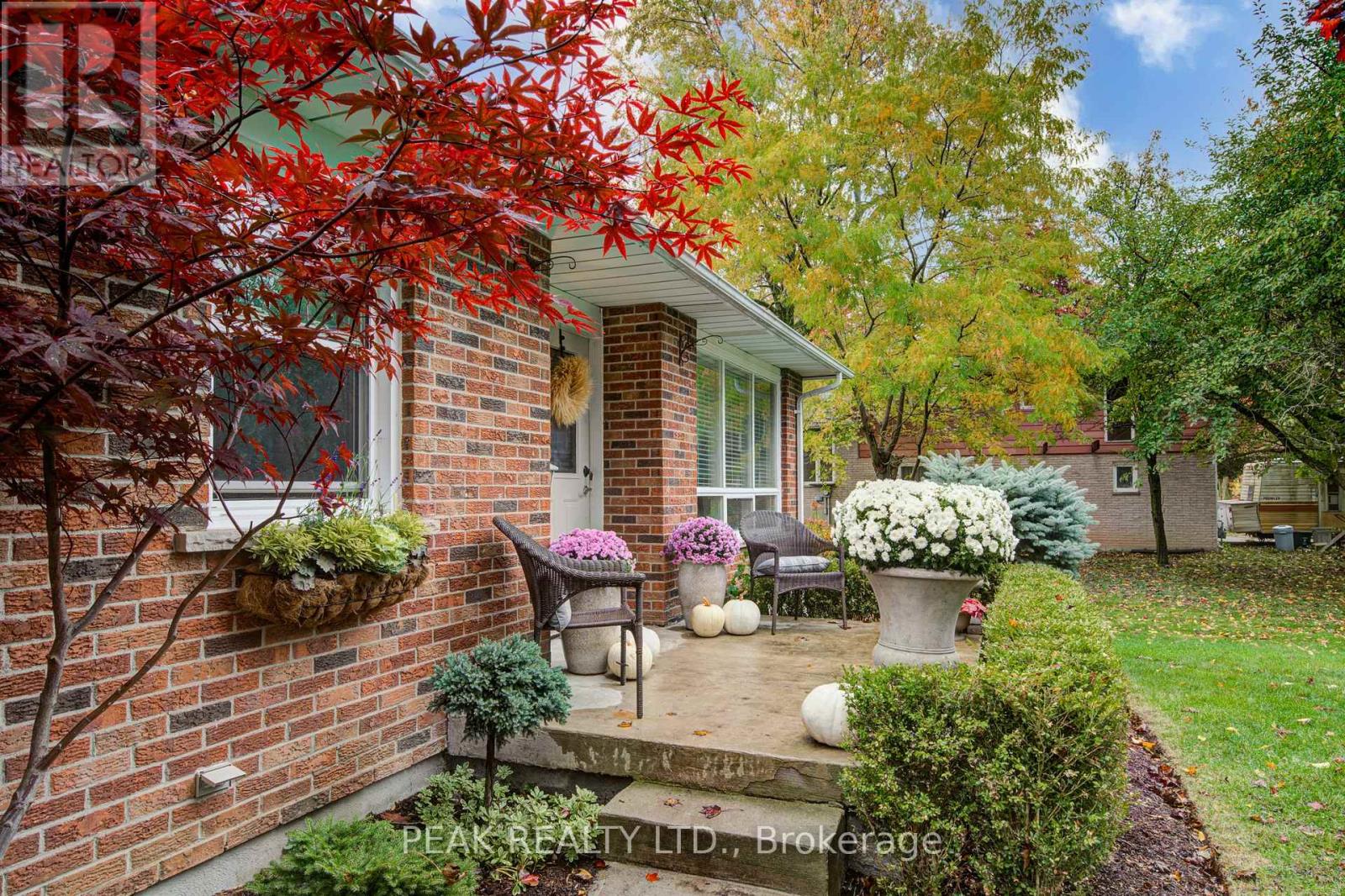 10 Victoria Street, East Zorra-Tavistock, Ontario  N0B 2R0 - Photo 2 - X12481471