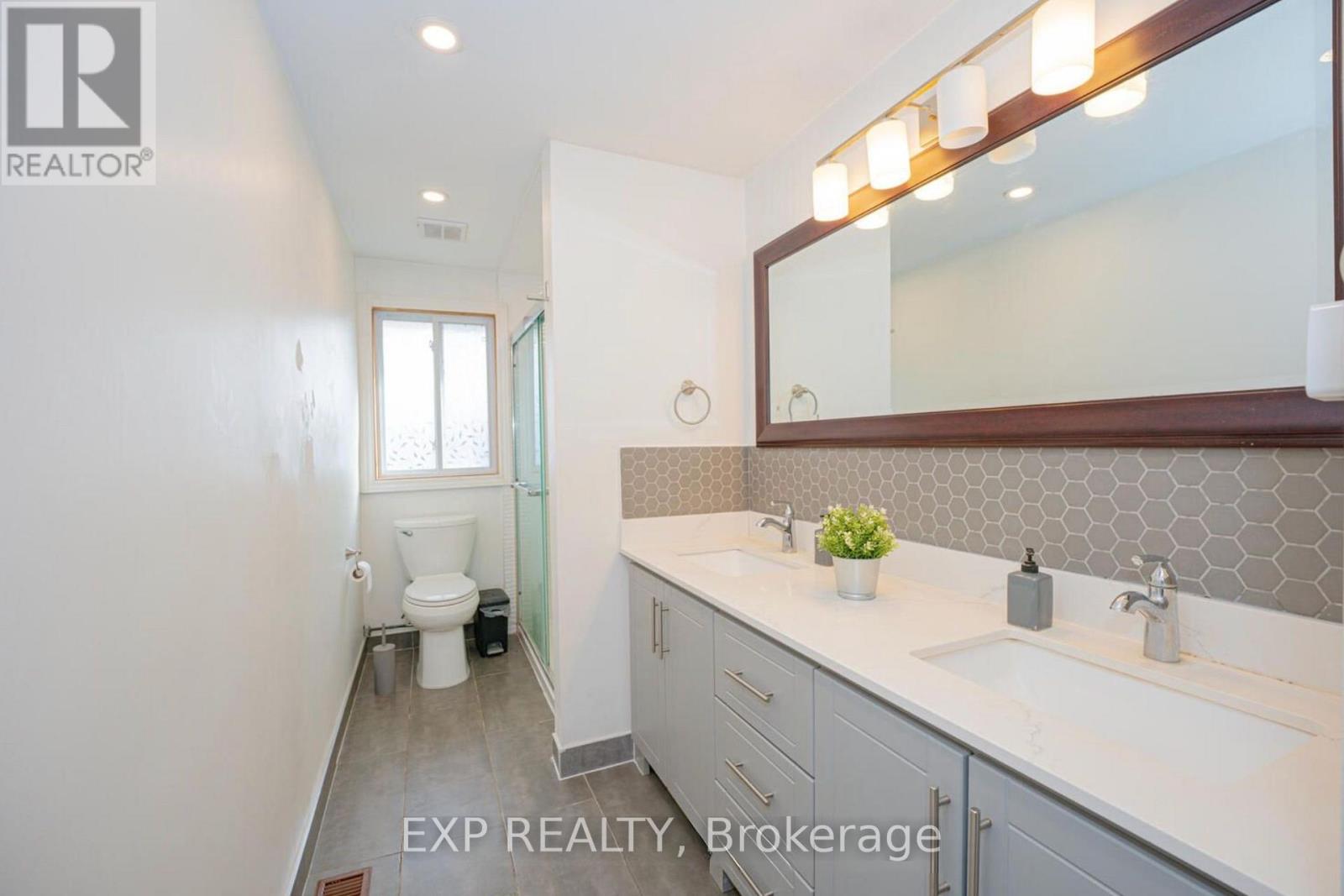 84 Wimbleton Crescent, Kitchener, Ontario  N2B 3K5 - Photo 15 - X12481711