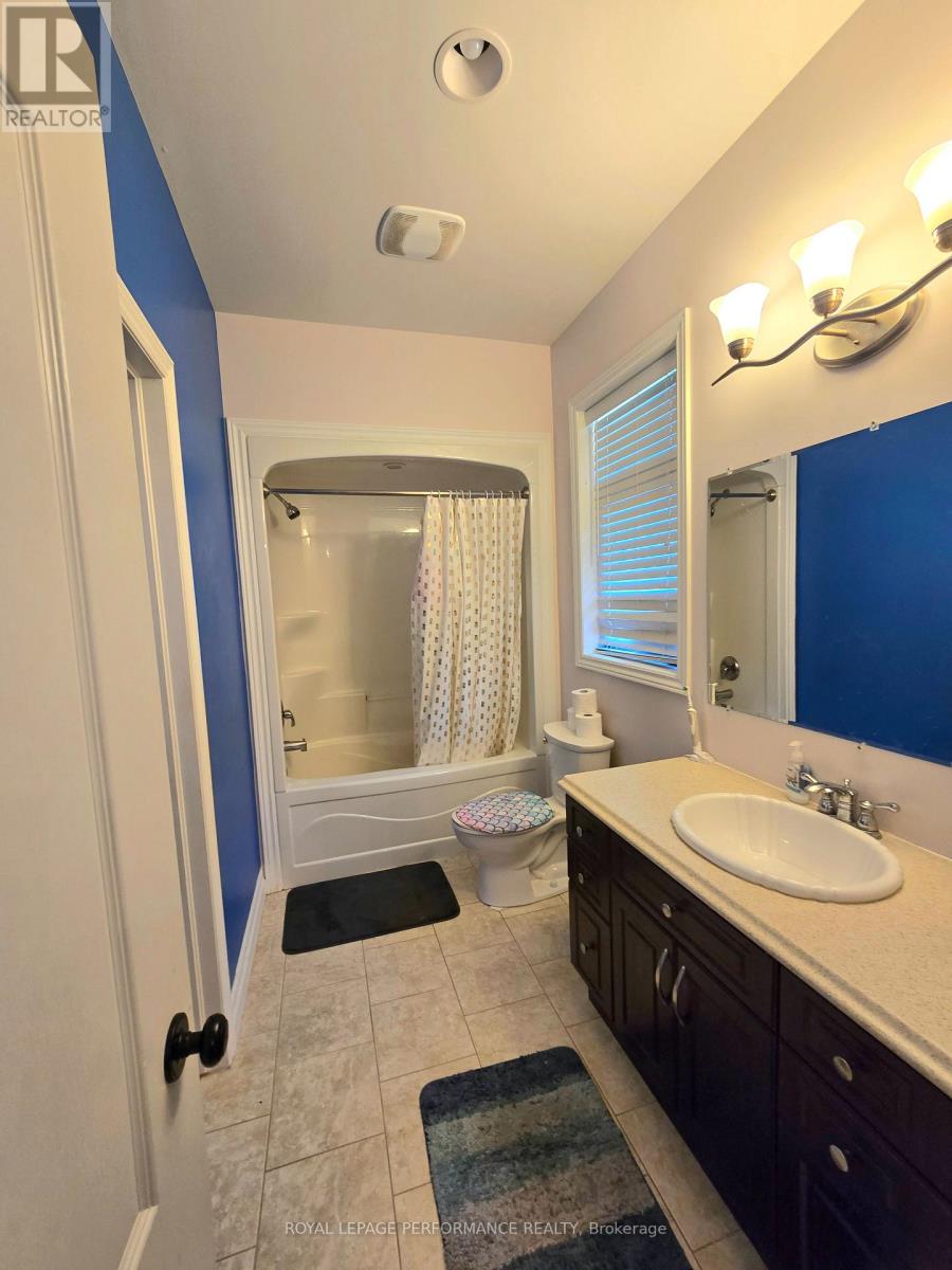 78 Eileen Street, Laurentian Valley, Ontario  K8A 6W2 - Photo 26 - X12481746