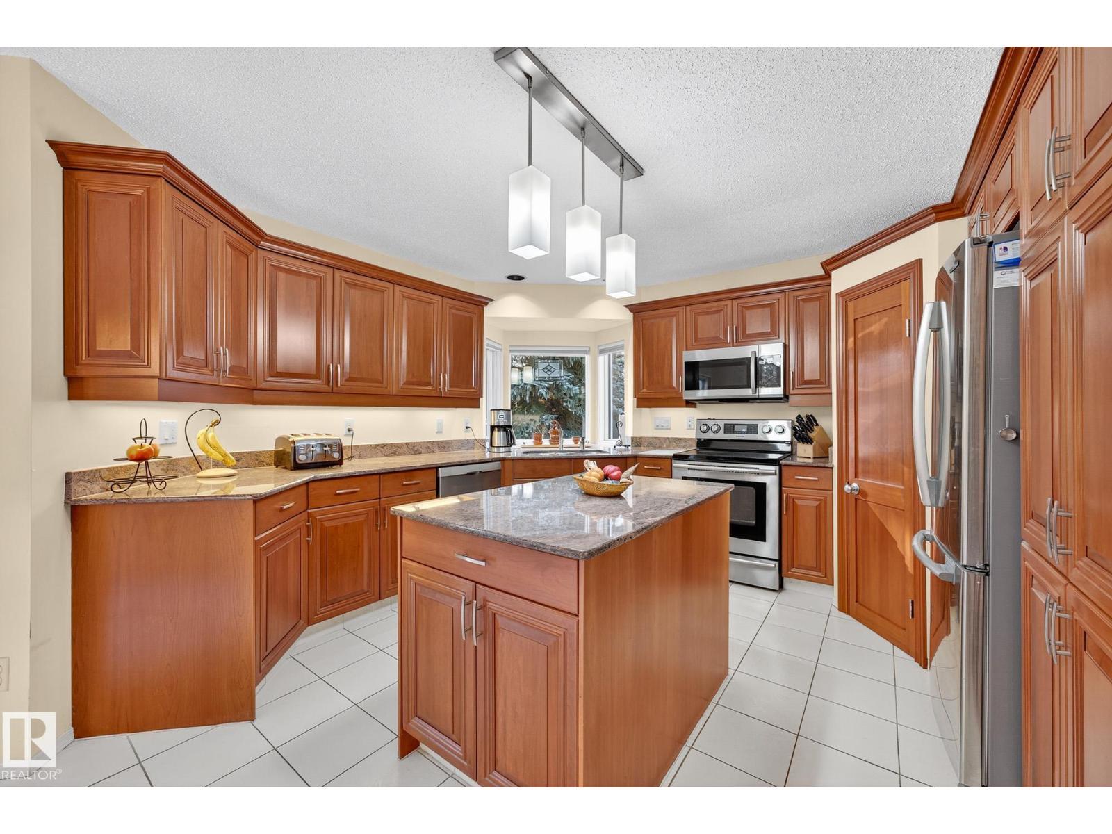 819 Whiston Bay Ba Nw, Edmonton, Alberta  T6M 2H6 - Photo 10 - E4463480