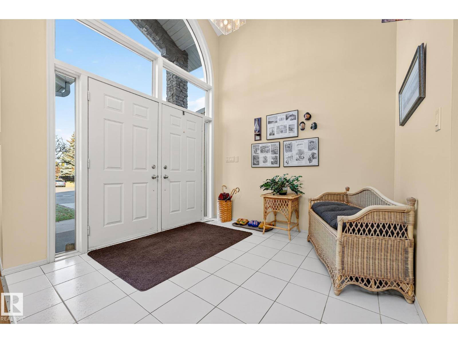 819 Whiston Bay Ba Nw, Edmonton, Alberta  T6M 2H6 - Photo 2 - E4463480