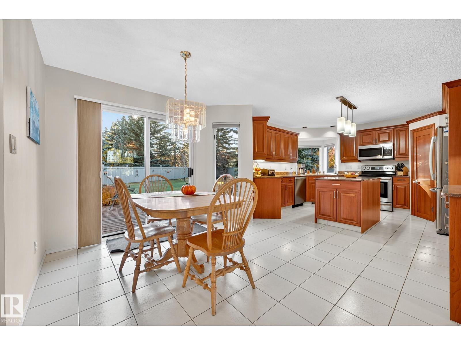 819 Whiston Bay Ba Nw, Edmonton, Alberta  T6M 2H6 - Photo 8 - E4463480