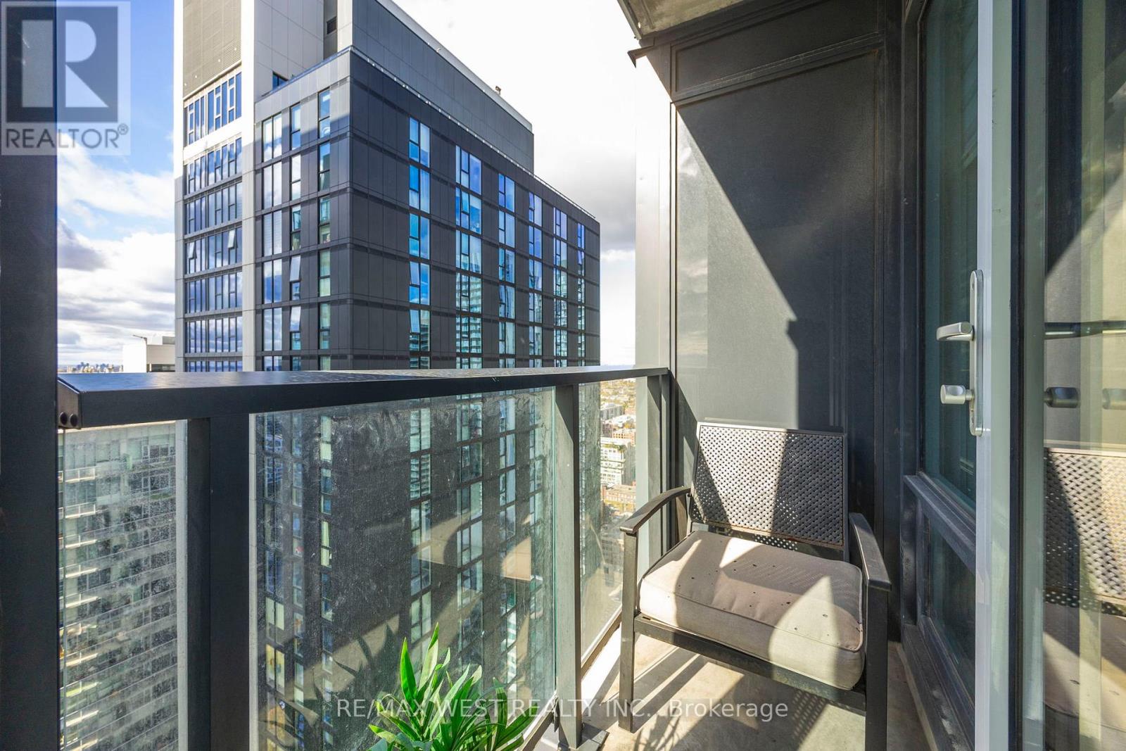 4506 - 115 Blue Jays Way, Toronto, Ontario  M5V 0N4 - Photo 2 - C12481742