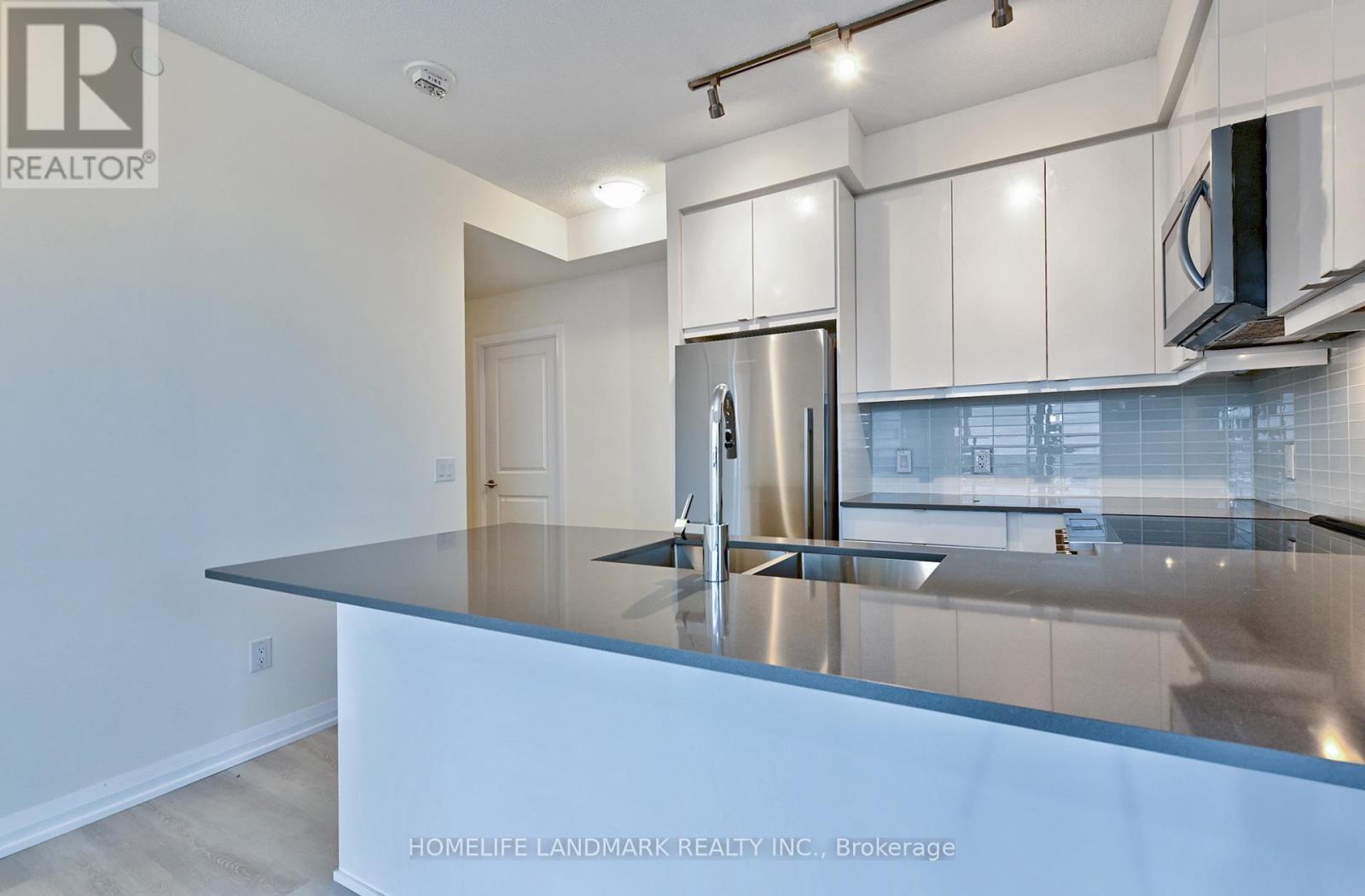 2229 - 3270 Sheppard Avenue E, Toronto, Ontario  M1T 3K3 - Photo 6 - E12481723
