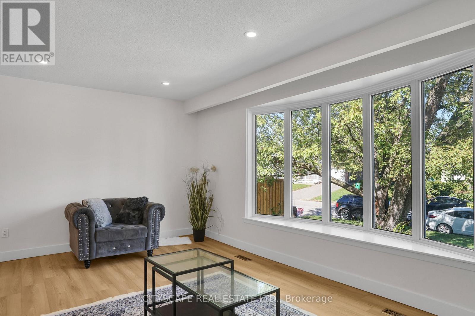 3 Geneva Crescent, Brampton, Ontario  L6S 1K9 - Photo 12 - W12481573