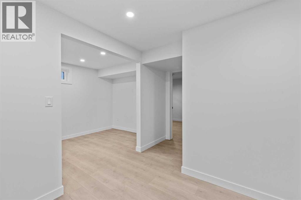 124 Gainsborough Drive Sw, Calgary, Alberta  T3E 4W9 - Photo 33 - A2266101