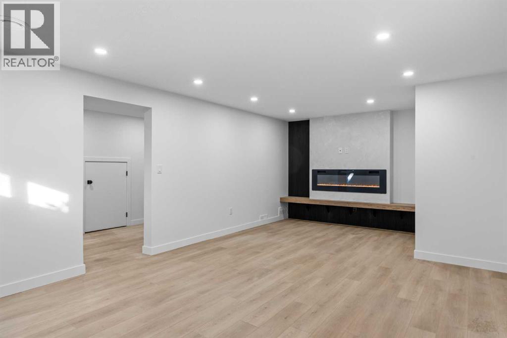 124 Gainsborough Drive Sw, Calgary, Alberta  T3E 4W9 - Photo 43 - A2266101