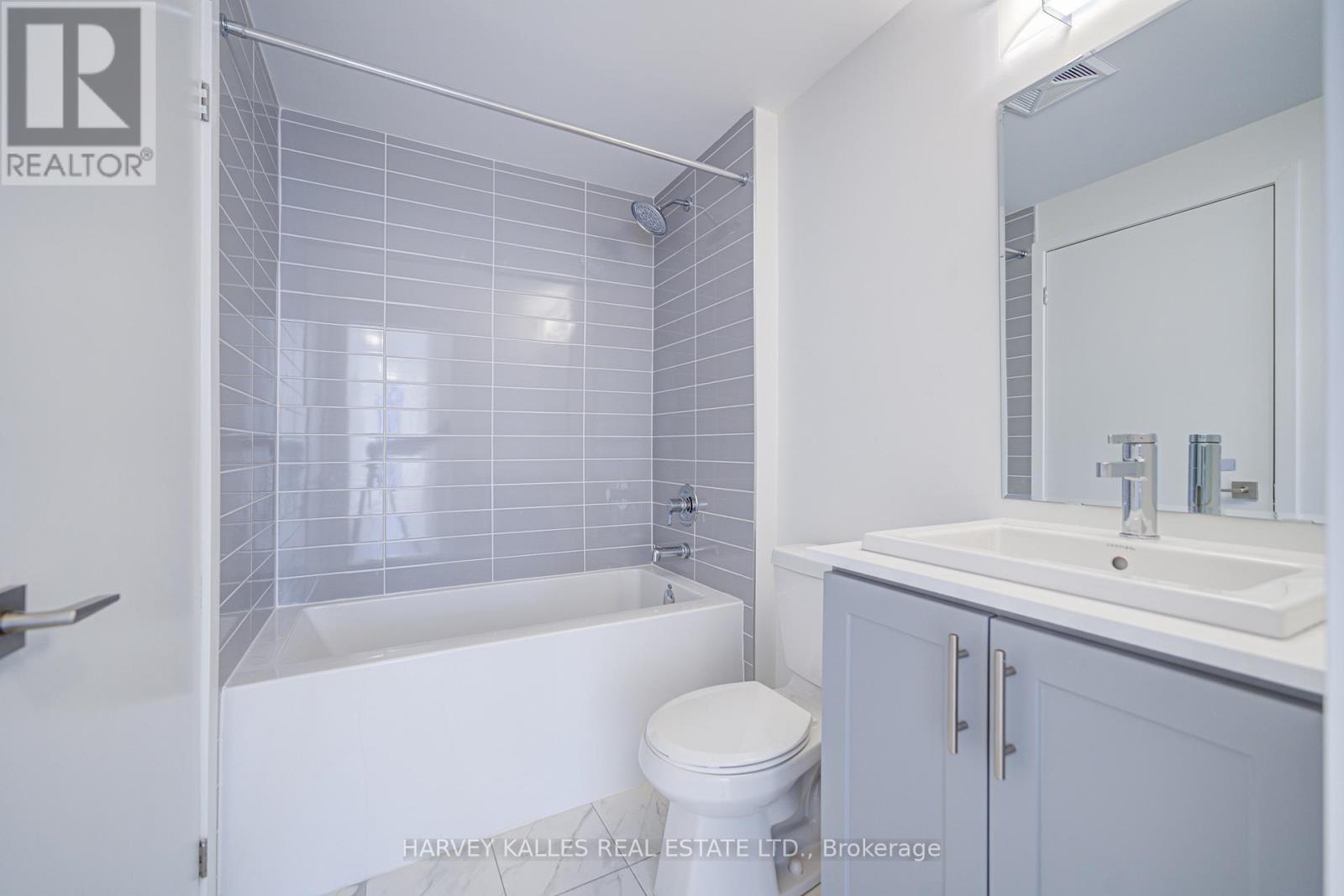 2 - 11 Lytham Green Circle, Newmarket, Ontario  L3Y 0H5 - Photo 17 - N12481727