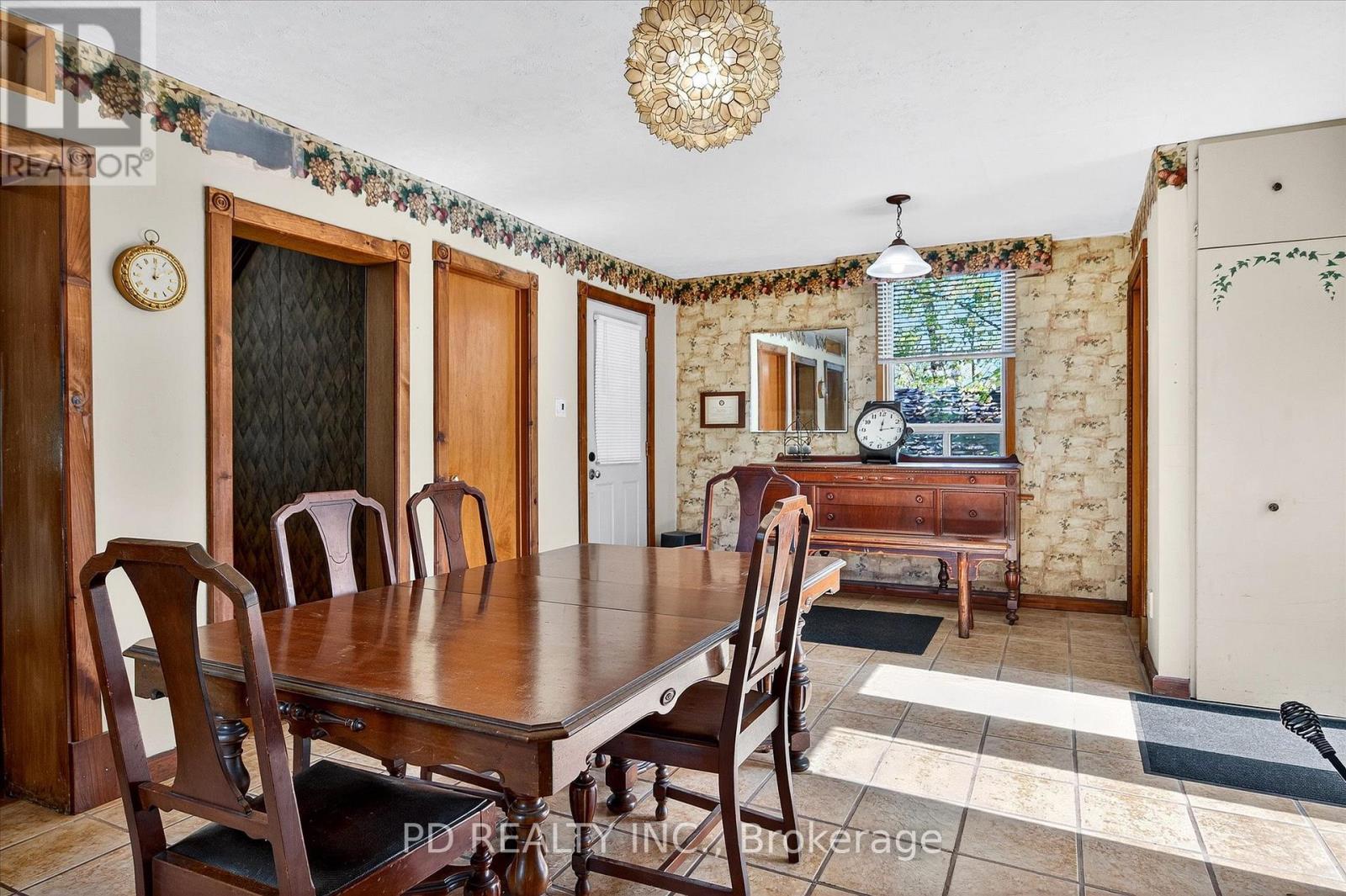 64 King Street W, Kawartha Lakes (Omemee), Ontario  K0L 2W0 - Photo 13 - X12481759