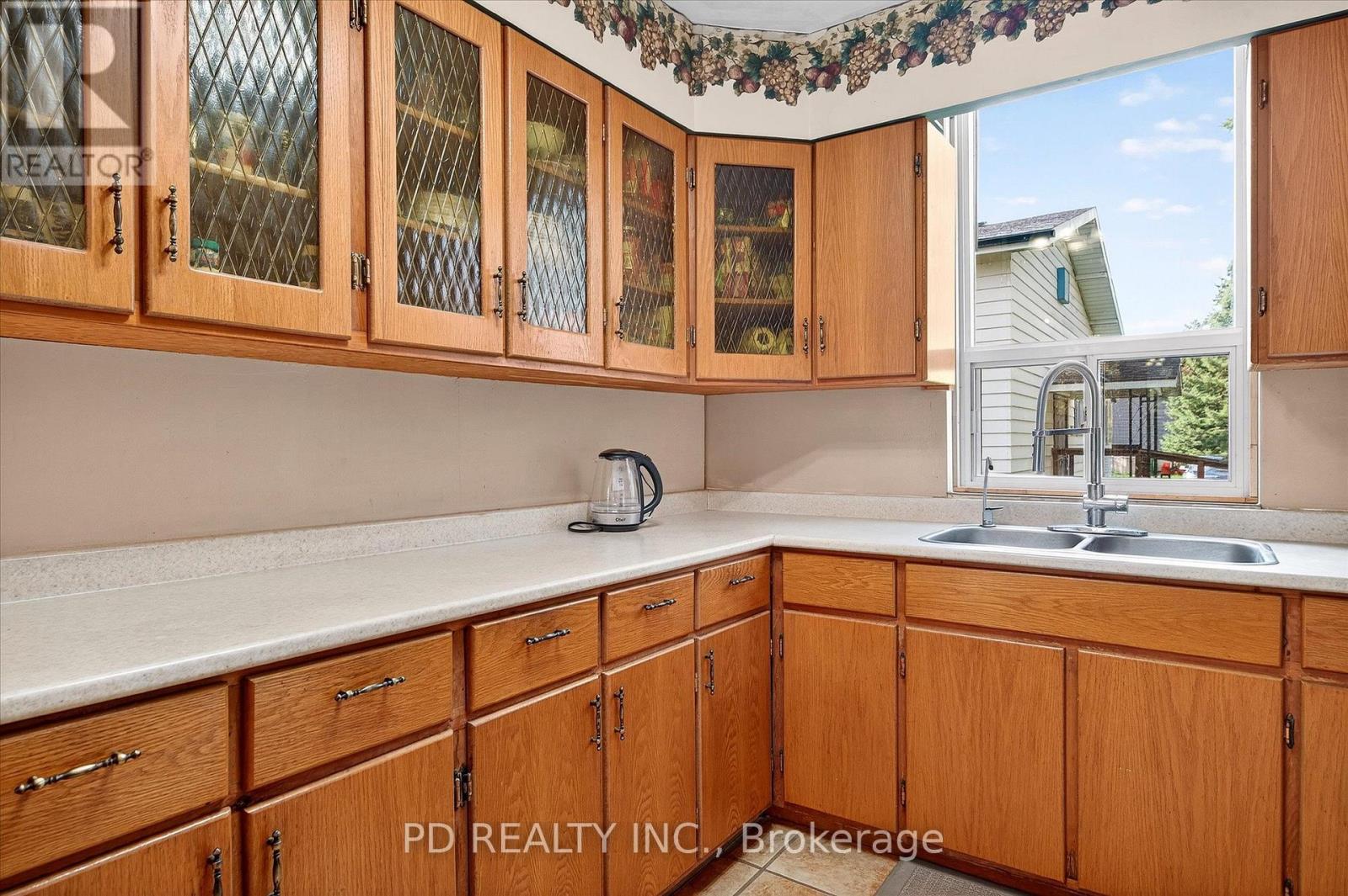 64 King Street W, Kawartha Lakes (Omemee), Ontario  K0L 2W0 - Photo 16 - X12481759