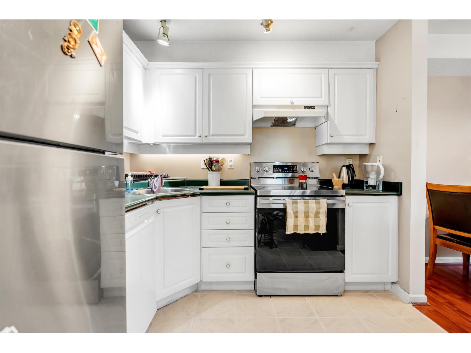 313 13780 76 Avenue, Surrey, British Columbia V3W 1E5 - Photo 1 - R3055994