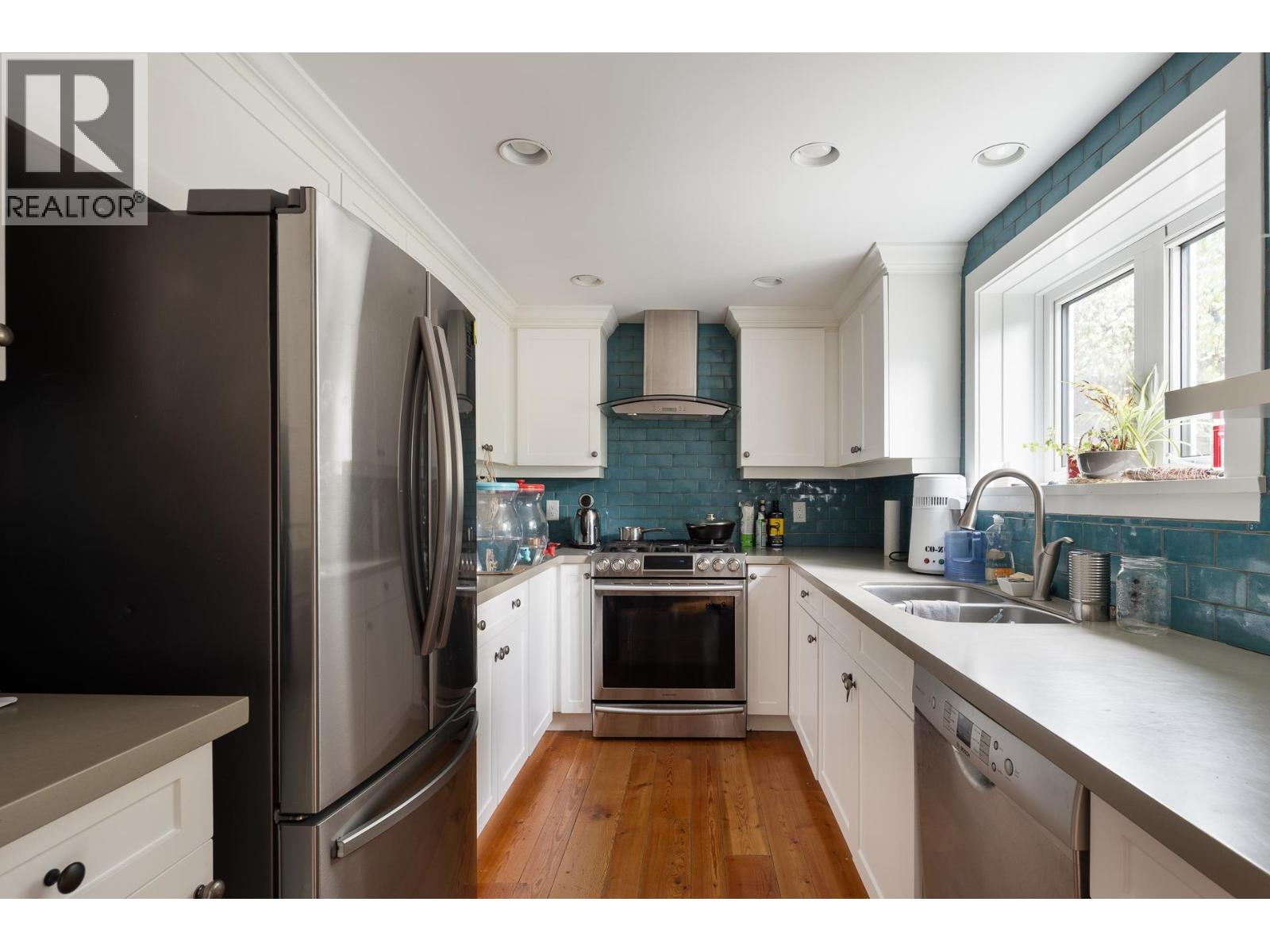 529 E 11th Street, North Vancouver, British Columbia  V7L 2H4 - Photo 36 - R3061875
