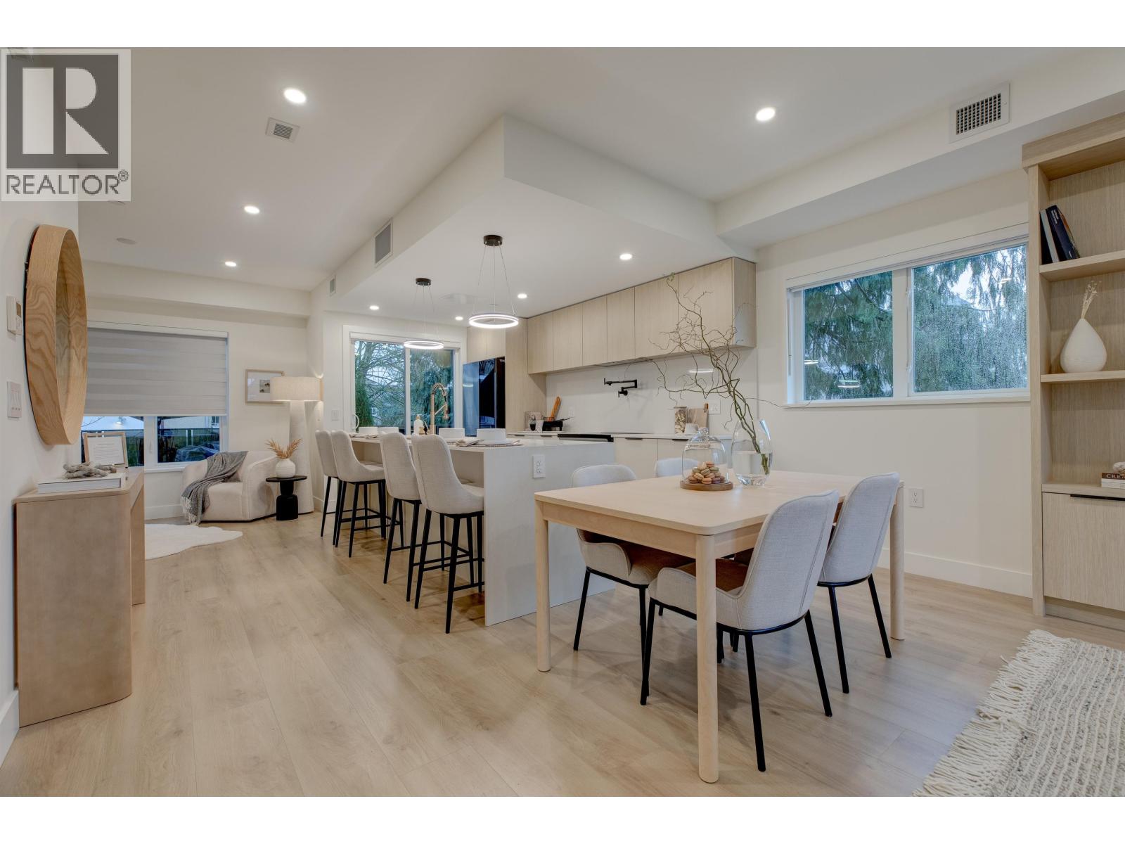 3 339 Keary Street, New Westminster, British Columbia  V3L 3L2 - Photo 1 - R3061792