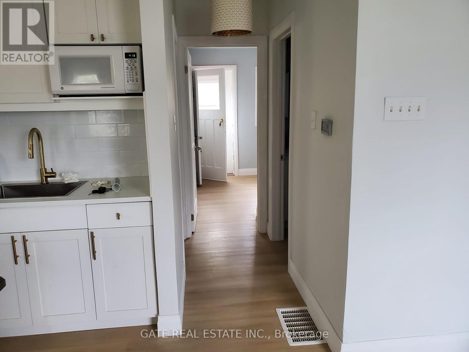 27 Lambton Avenue, Toronto, Ontario  M6N 2S2 - Photo 17 - W12463100