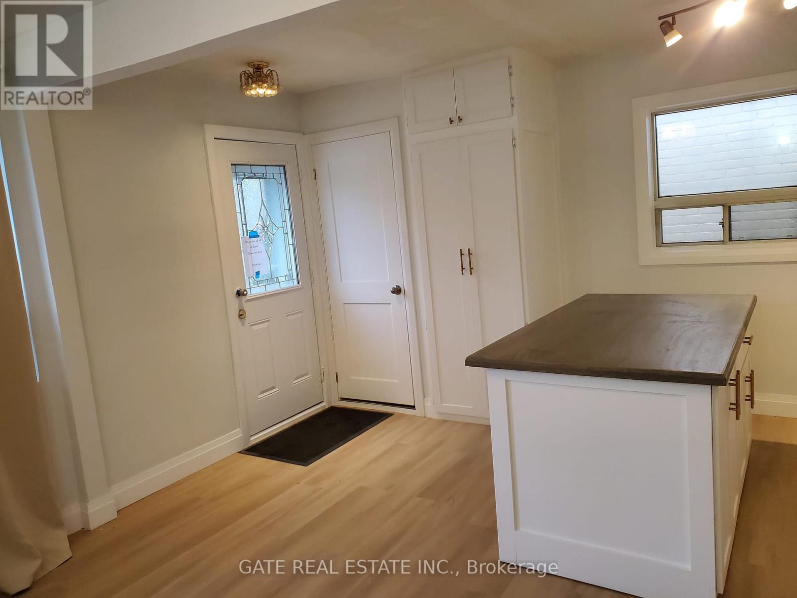 27 Lambton Avenue, Toronto, Ontario  M6N 2S2 - Photo 23 - W12463100